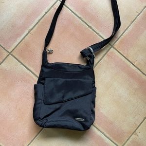 Travelon Women's Anti-Theft Classic Messenger Bag, Black, One Size